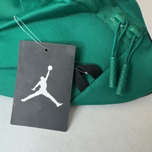 AIR JORDAN Sling Bag/Fanny Pk/Crossbody/Belt Bag/LARGE/Jumpman/MYSTIC GREEN/NWT - Picture 5 of 11